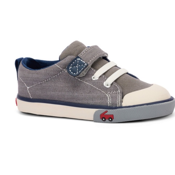 NWOT See Kai Run Stevie Gray and Navy Kids Shoes with Red Accent-Size 4 - Picture 1 of 9